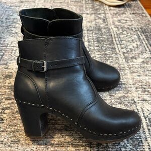 Swedish Hasbeens All Black Clog Boots Strap Free People 40 EU